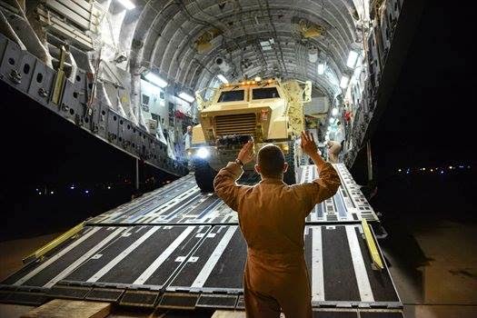 http://defence-blog.com/wp-content/uploads/2015/01/US-MRAPs-delivered-on-C-17-Globemaster-III-in-Erbil-Iraq-1.jpg