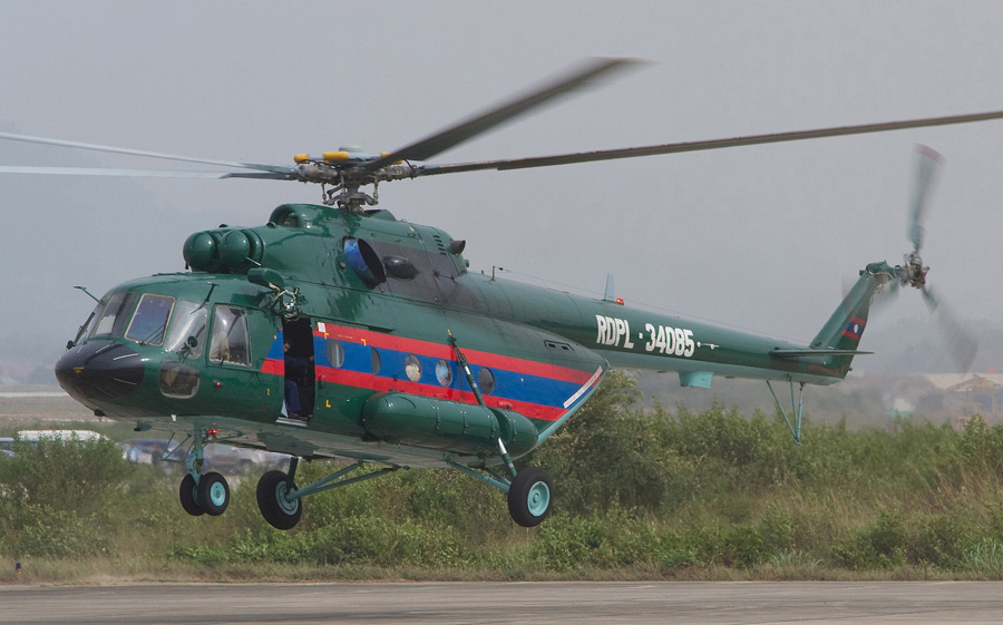 Mi-17 of the Laos Army (photo : Peter Heeneman)