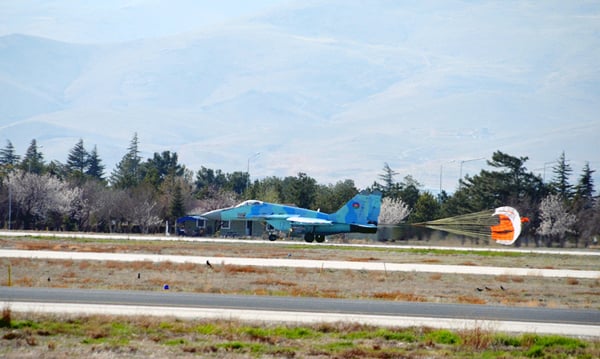 Azerbaijan-Air-Force-deploys-MiG-29s-Su-