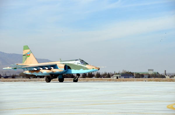 Azerbaijan-Air-Force-deploys-MiG-29s-Su-