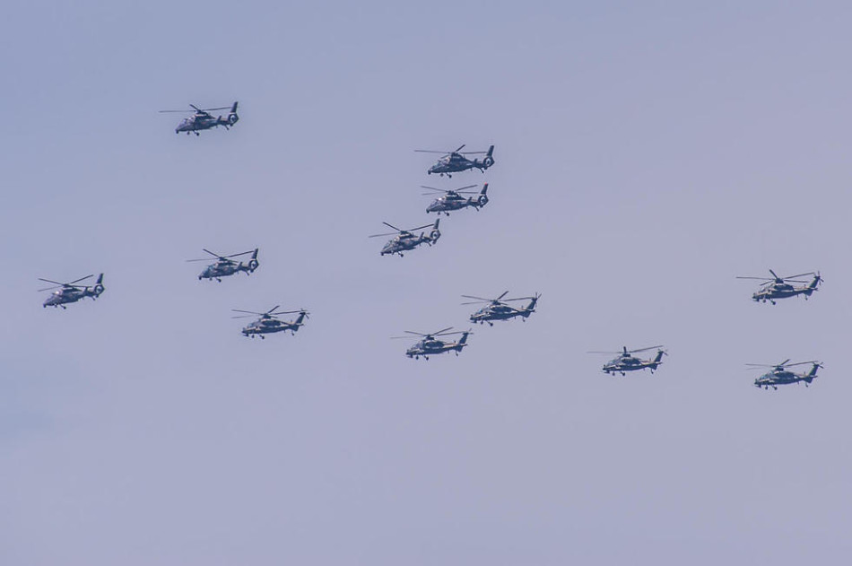 Multiple Chinese PLAAF flypast 1