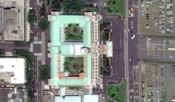 More photos of China practicing storming Taiwan presidential building 3