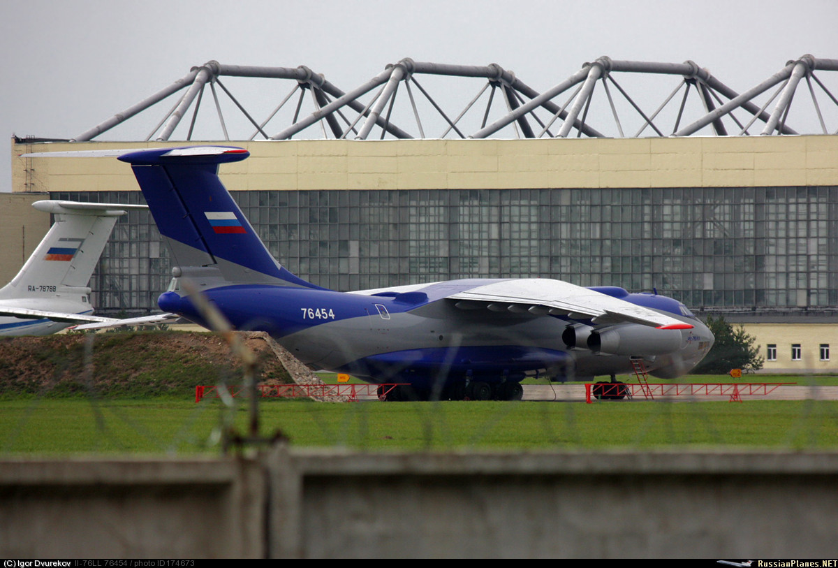 IL-76  flying laboratory-carrier planes for experiments with  hypersonic aircraft (C) Igor Dvurekov / russianplanes.net