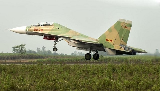 La foto diaria - Página 20 Vietnam_takes_delivery_of_two_more_Su_30MK2_multi_role_fighter_jets_640_001