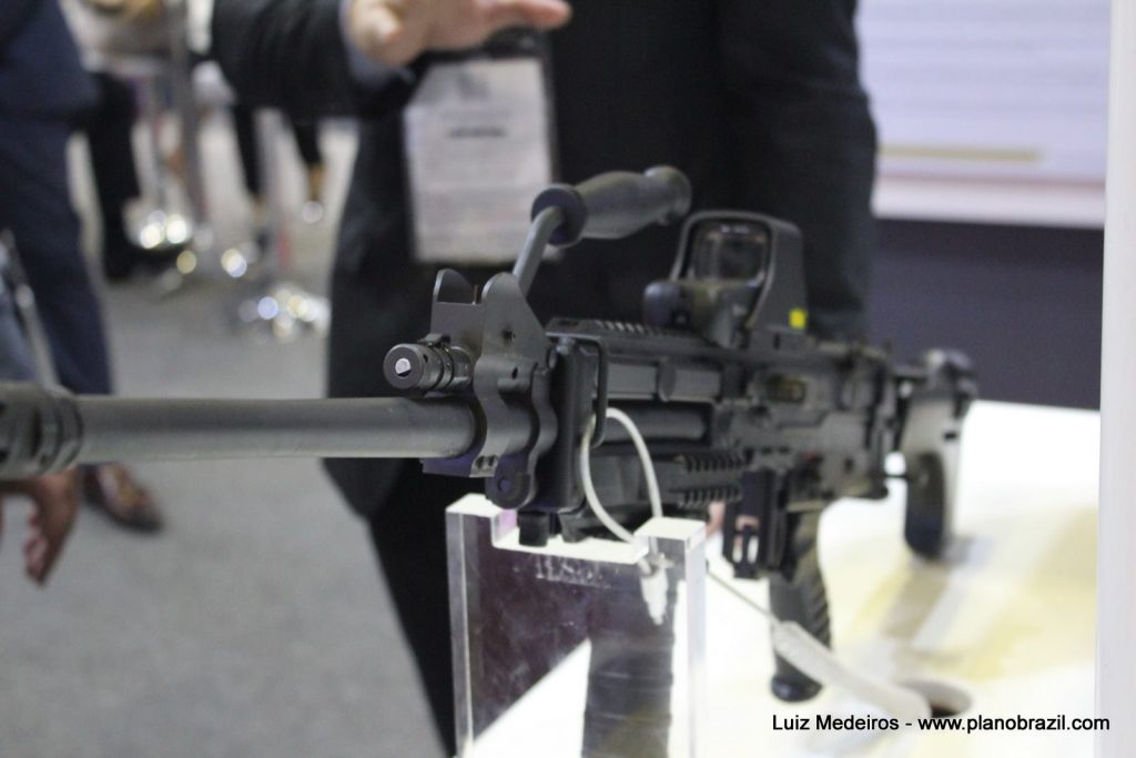 St Kinetics Unveils Ultimax 100 Mark 8 Light Machine Gun At Laad 17 Defence Blog
