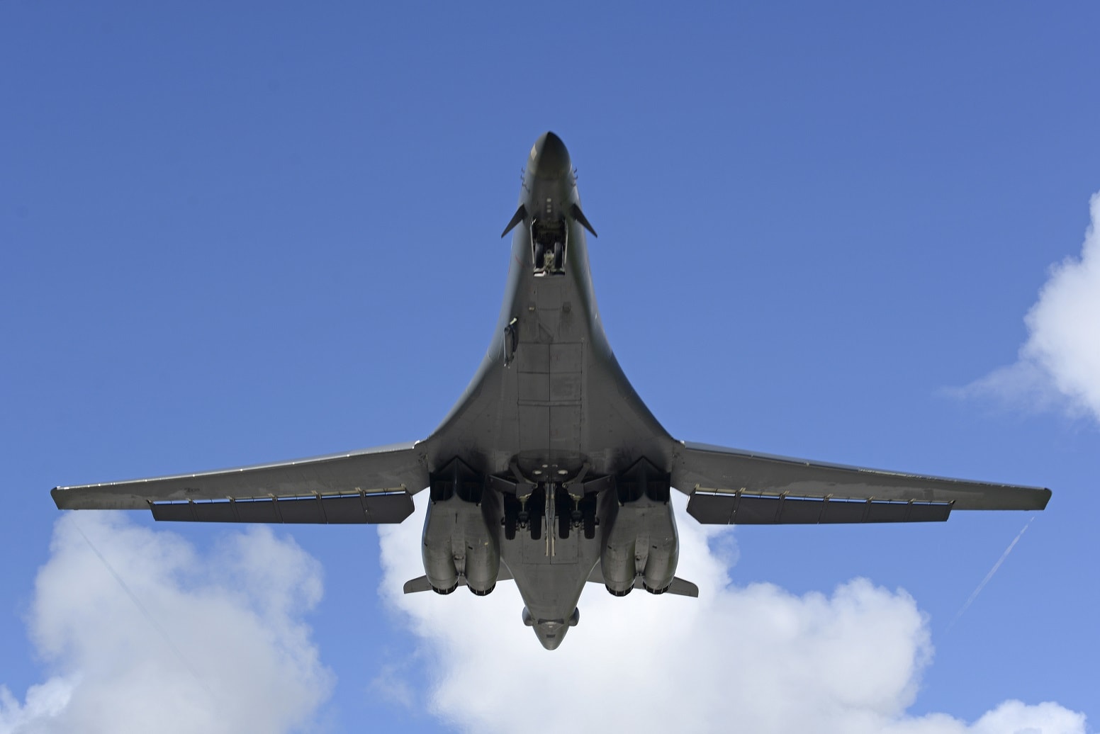 Only six U.S. Air Force B-1 heavy bombers ready for combat