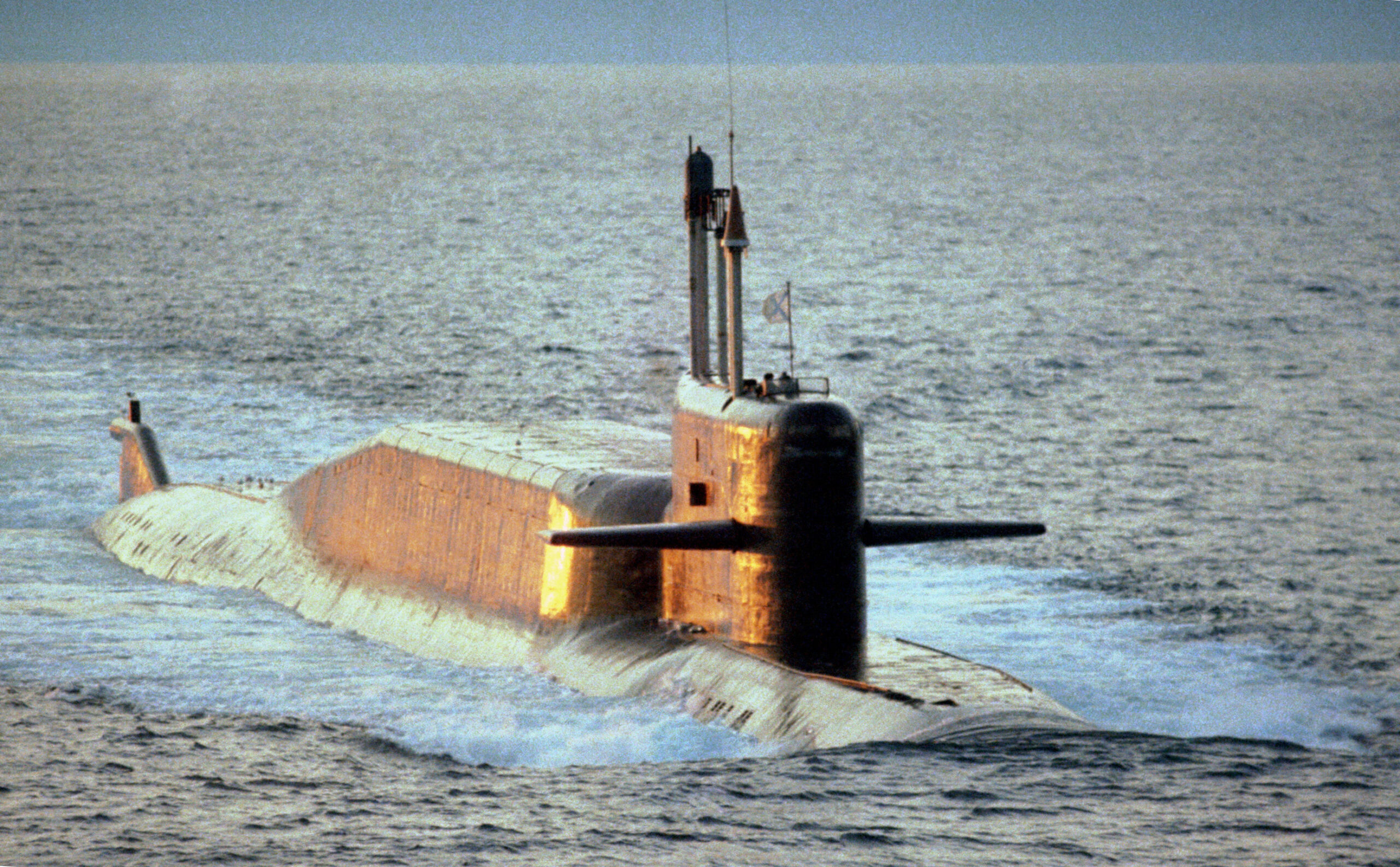 2021-02-04 11:22:20 | Russian Navy nuclear submarine officer punished over drunken outburst