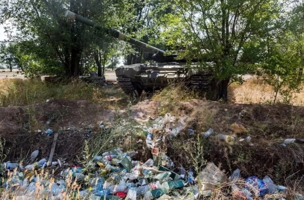 العثور على دبابة T-90 مهجورة في مكب نفايات في فولغوغراد