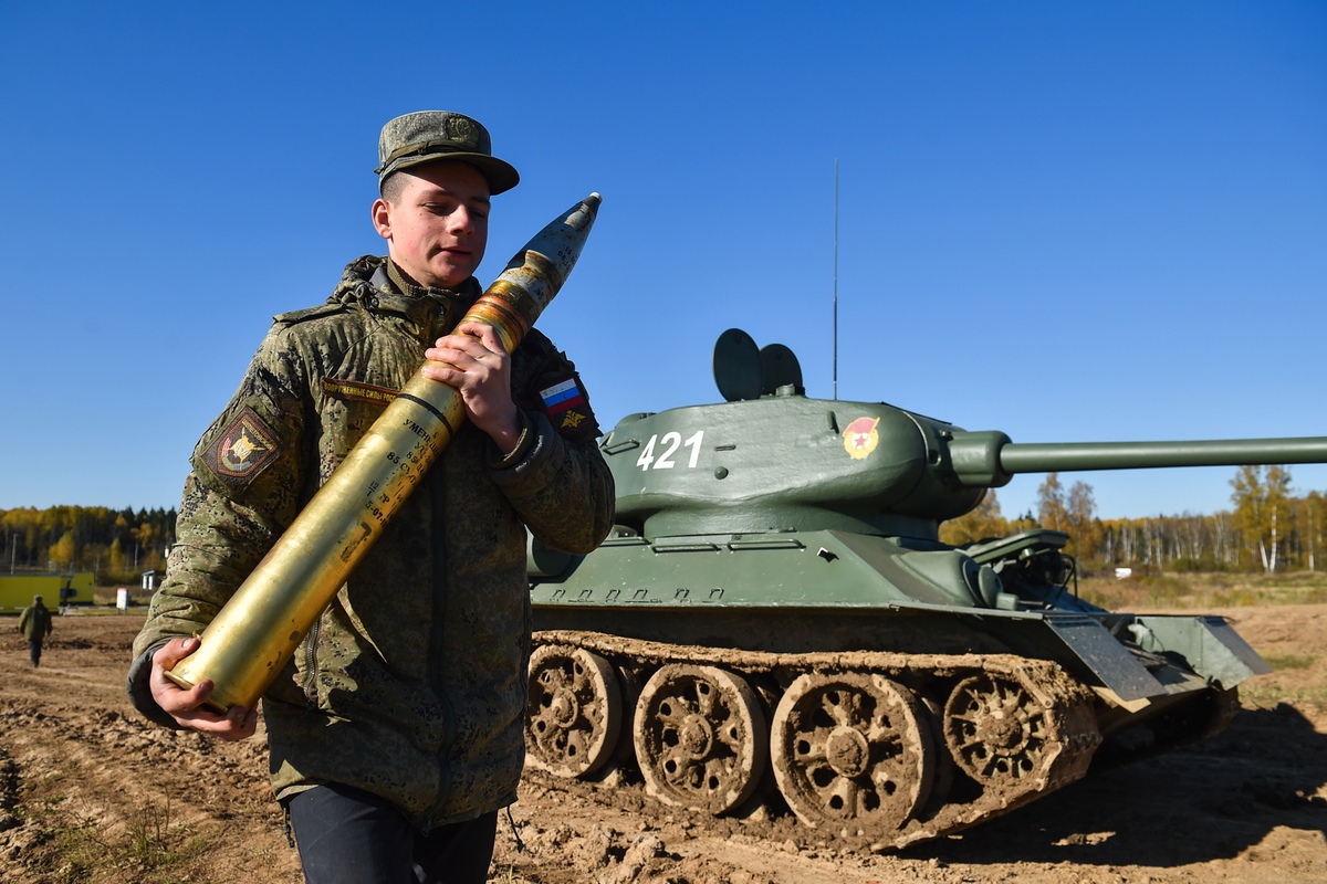 Russian military still using World War II-era tanks
