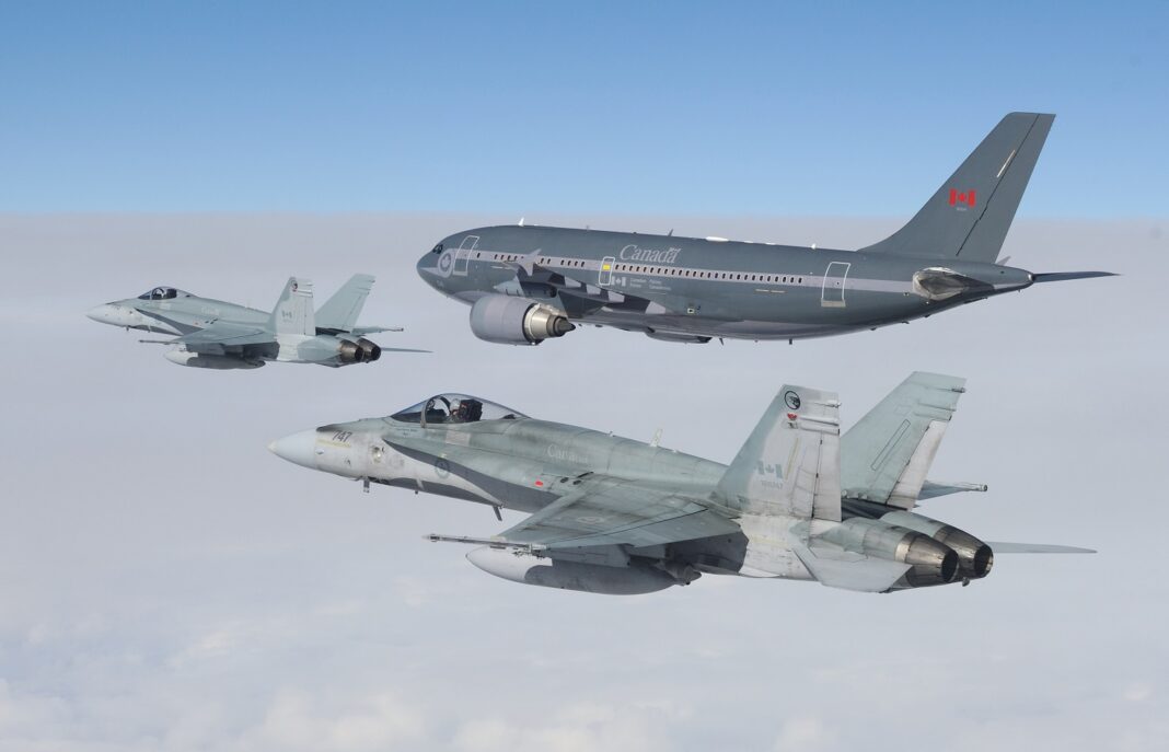 Le Canada pourrait envoyer des chasseurs CF-18 en Ukraine au milieu de l’accumulation de troupes russes