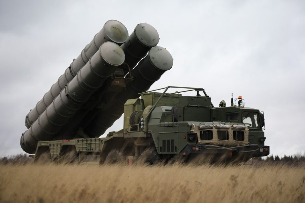 القوات الأوكرانية تدمر نظام صواريخ الدفاع الجوي S-400 الروسي في شبه جزيرة القرم