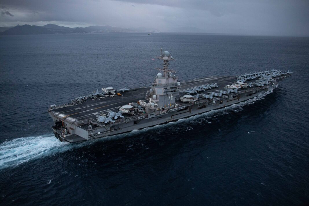 أكبر حاملة طائرات أمريكية USS Gerald R. Ford (CVN 78) تعبر مضيق جبل طارق صوب المحيط الأطلسي